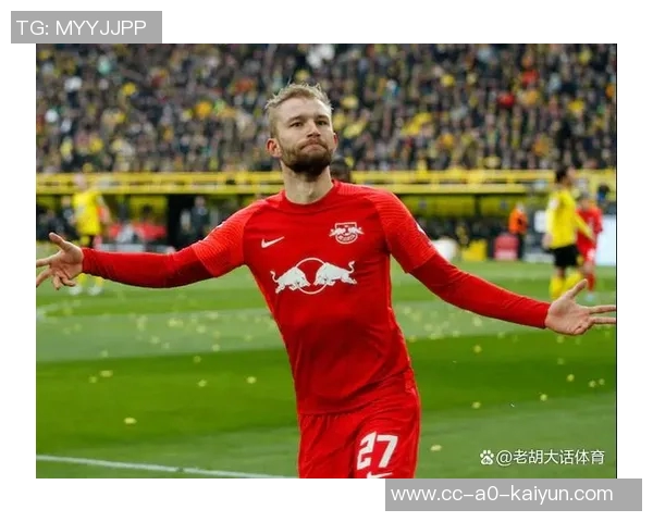 拜仁发布客战门兴海报乌尔比希与莱默尔共同亮相展现团队精神