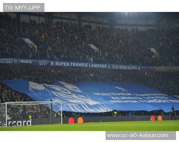 德国裁判茨瓦尔执法切尔西与阿贾克斯对决引发关注