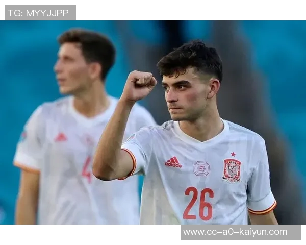 巴萨今日训练前为西班牙列车事故遇难者举行默哀仪式表达哀悼之情